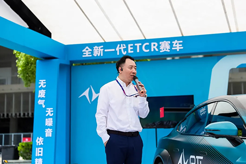 全球首创!东风奕派eπ007ETCR上赛道首航